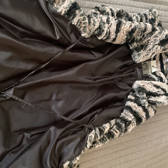 Vest / cardigan/ jacket New faux fur - Picture 6 of 10